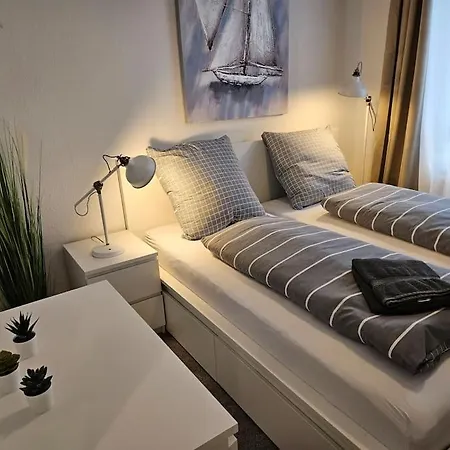 Apartment White Line Kiel