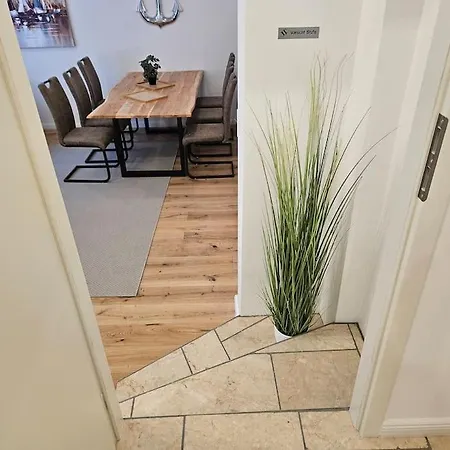 Apartment White Line *